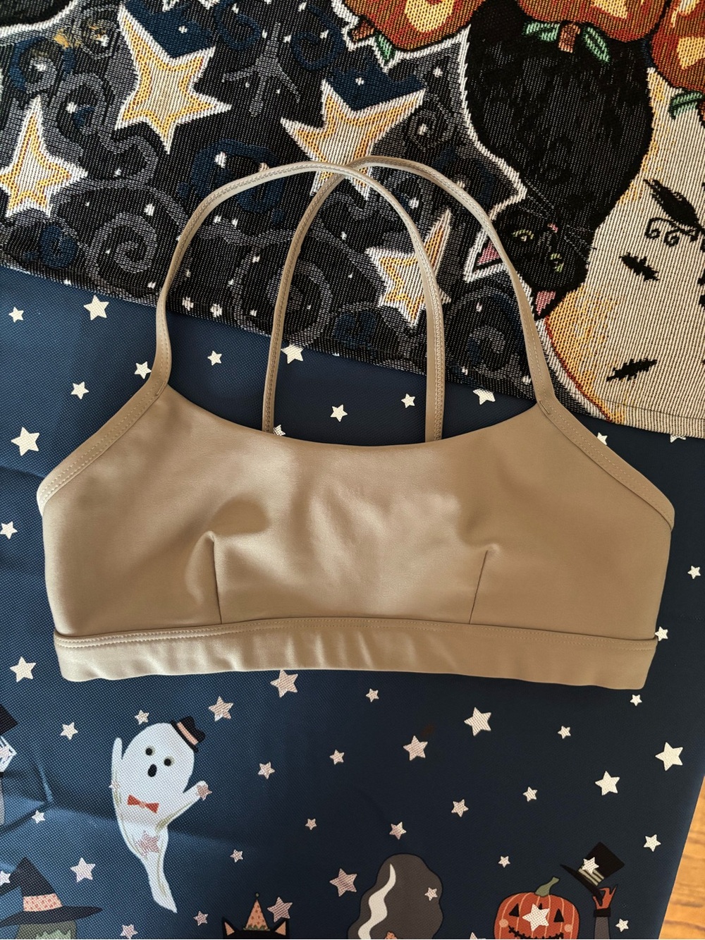 ALO Yoga Airlift Intrigue Bra, Gravel, S